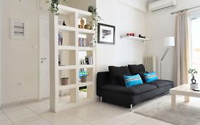 Courtyard Apt - Central Athens